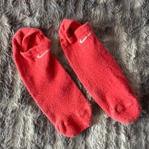 Nike Solid Salmon/Peach Ankle Socks For Women’s Shoe Size 7-10